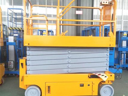 Propelled Scissor Lift