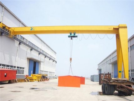 semi goliath crane