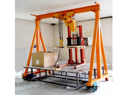 photo of mobile gantry crane